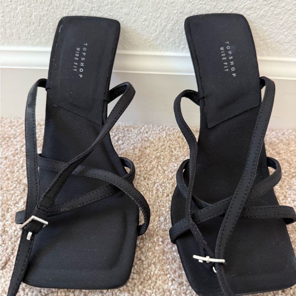 NWT Topshop Women's Black Strappy Sandals